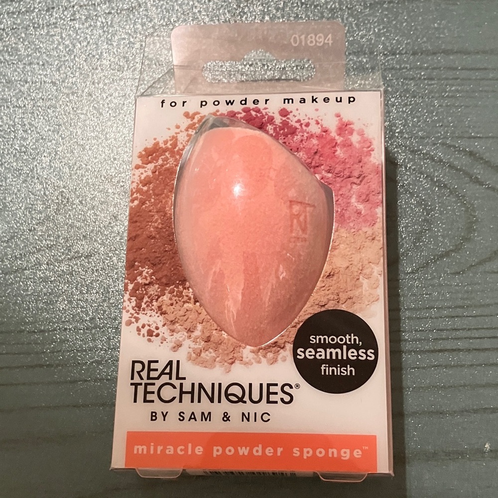 Real Techniques Miracle Powder Sponge - Coral